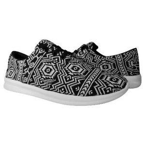 Mossimo Women’s Aztec Printed Sneakers Size 8